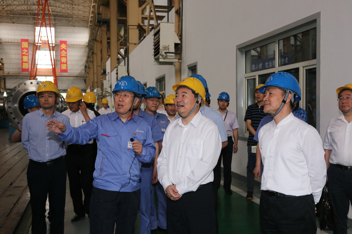 郝鹏旅行考察尊龙时凯集团所属企业电机公司