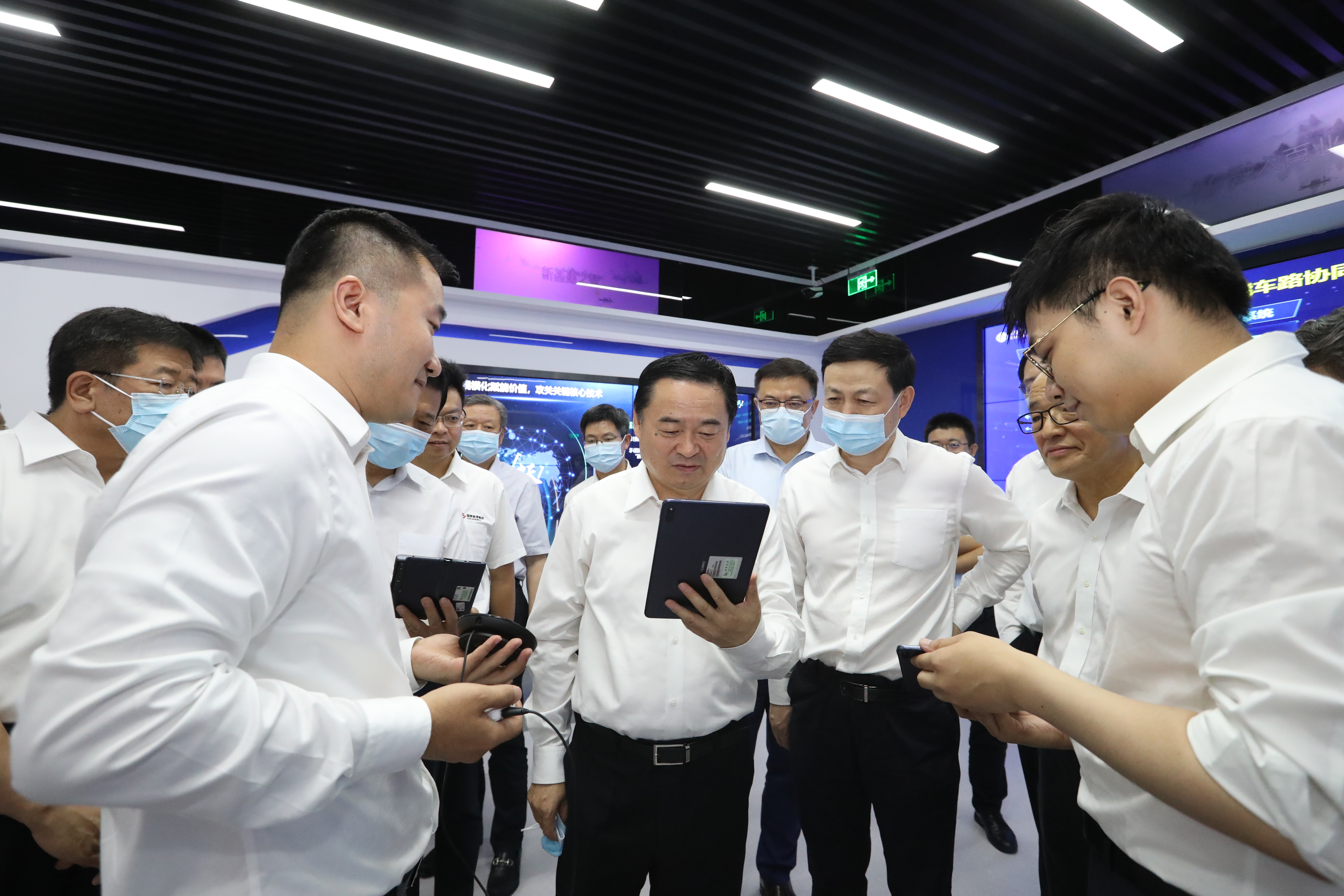 郝鹏、、、国资、、、央企、、、国资委、、、书记、、、主任、、、国企、、、企业刷新